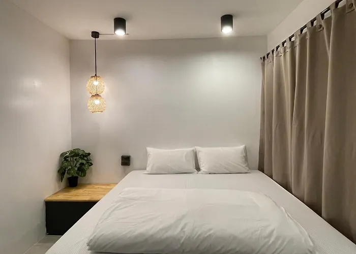 Ekanek Hostel (Adults Only)